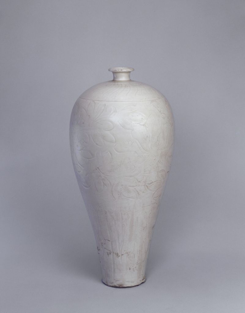 图片[1]-Dingyao white glaze plum vase with flower pattern-China Archive